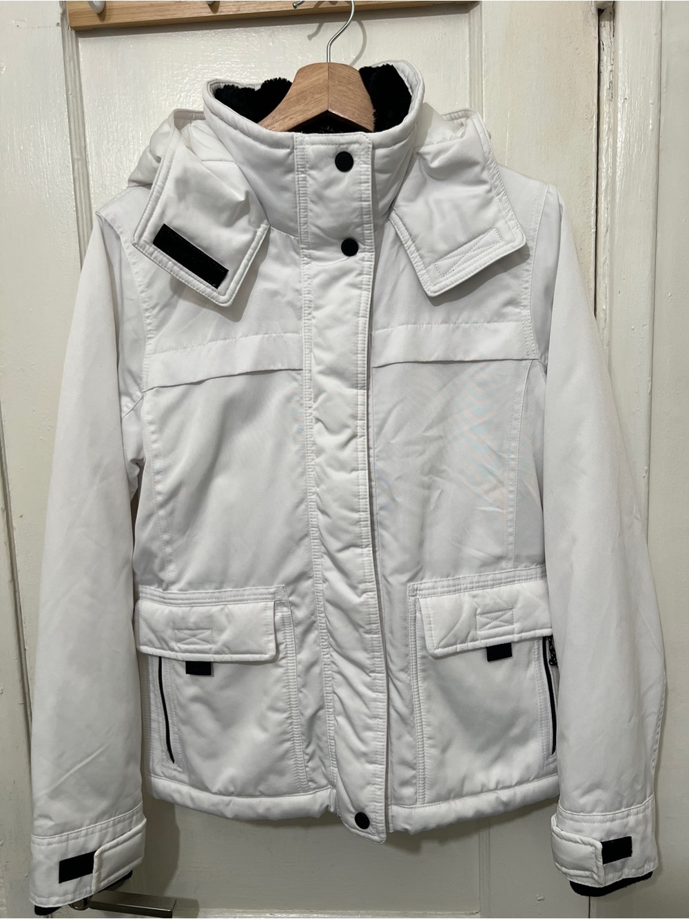 Abercrombie & Fitch Women White Ski Snow Jacket with Black Trim